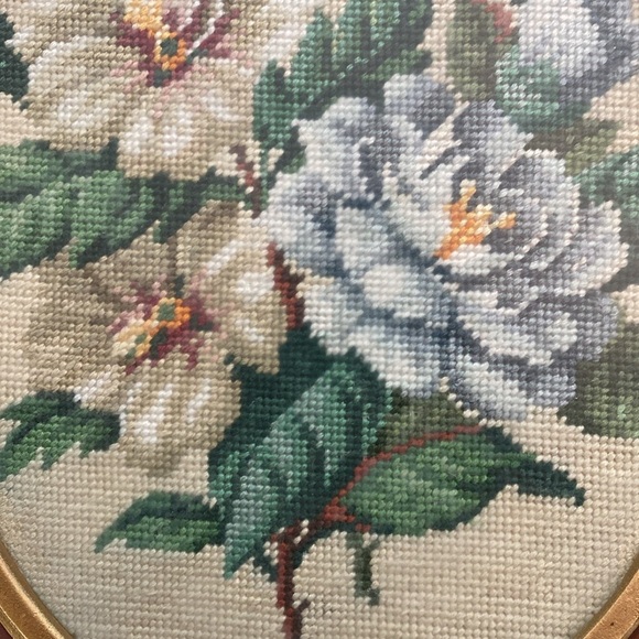 Vintage Needlework flowers in golden worked wood frame - Picture 3 of 16